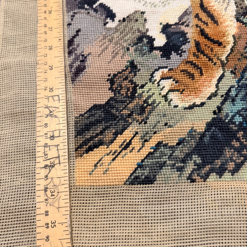 Vintage Chinese Tiger Needlepoint Tapestry Wall Hanging Hand Stitched - Picture 4 of 9
